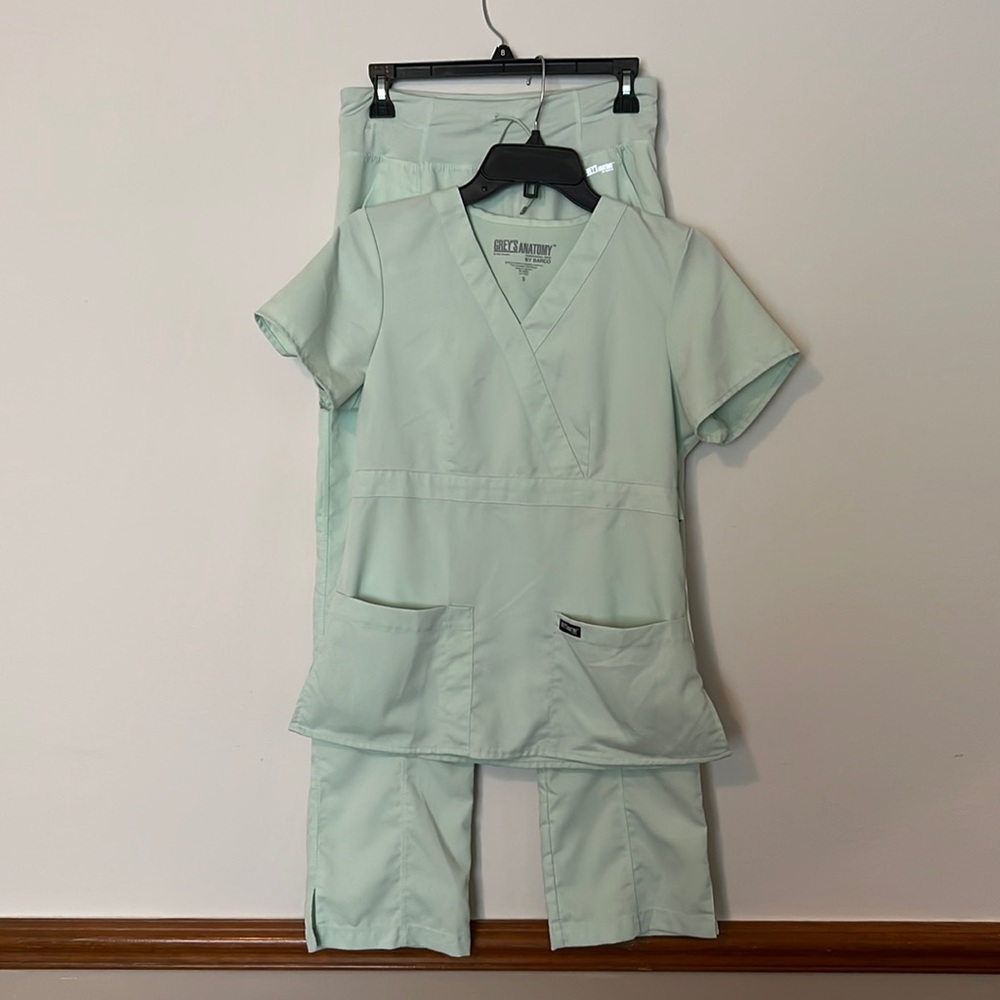 Grey’s Anatomy scrubs